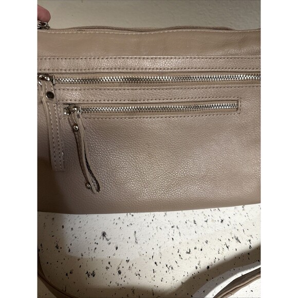 Leather Beige Purse. Lots Of Compartments - Picture 2 of 6